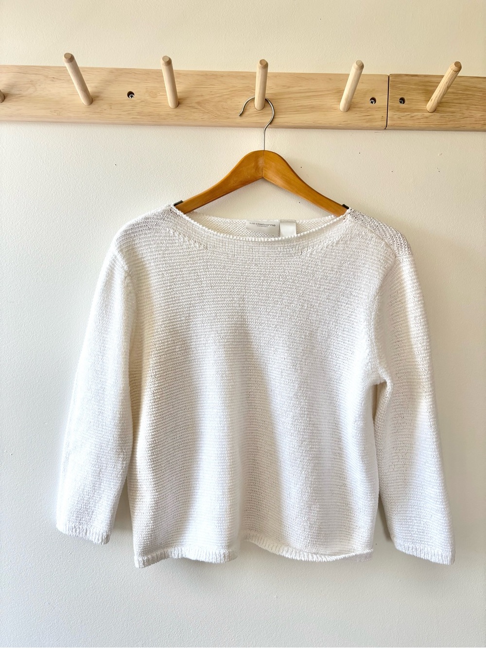 Liz Claiborne White Crewneck Knit Sweater